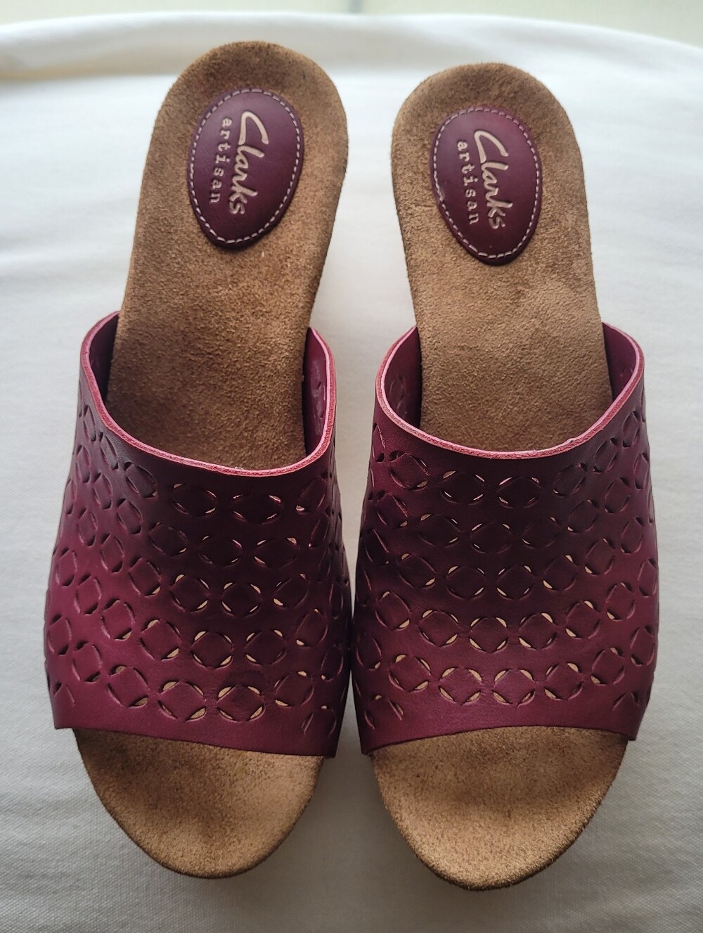 Clarks Artisan Caslynn Dylan Burgundy Laser-Cut Slide Mules, Womens Size 9